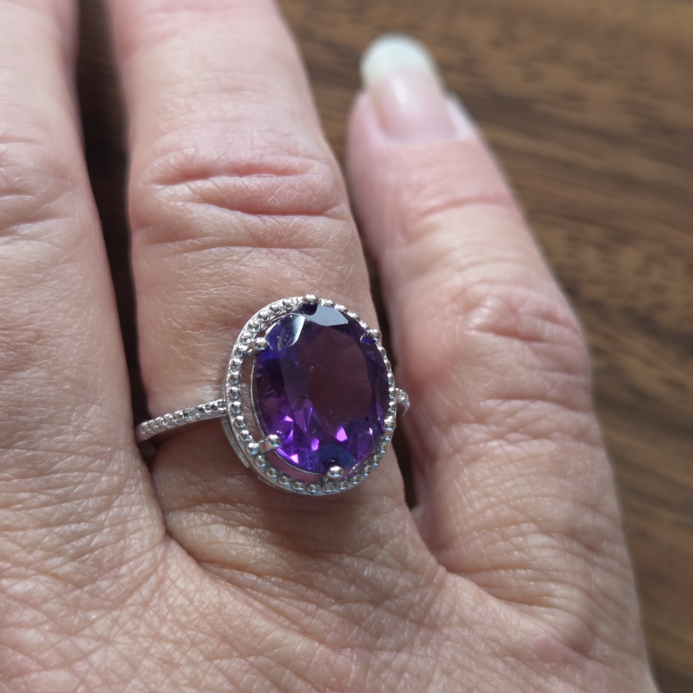 Elegant Silver and Purple Gemstone Ring